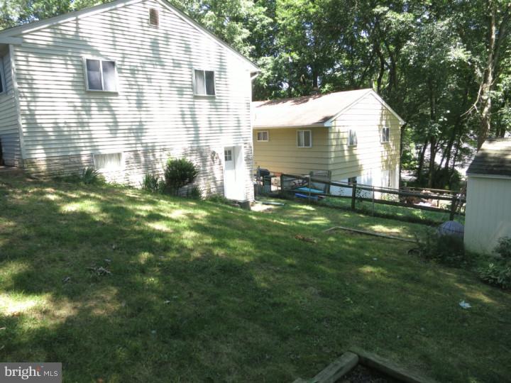 909 Ash Road Wallingford, PA 19086 - Photo 23 of 25 Back Yard