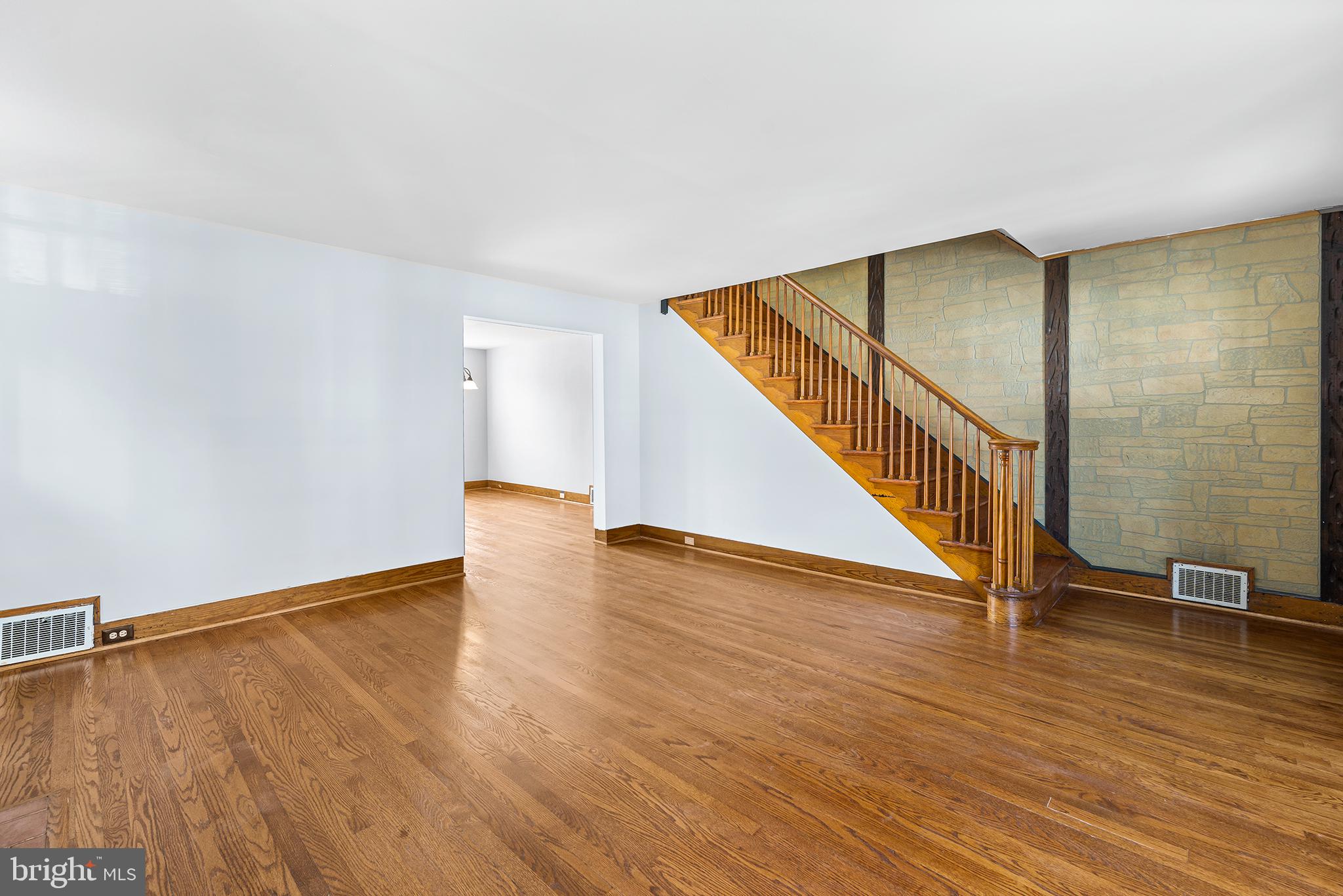 915 Calwell Road Baltimore, MD 21229 - Photo 5 of 26
