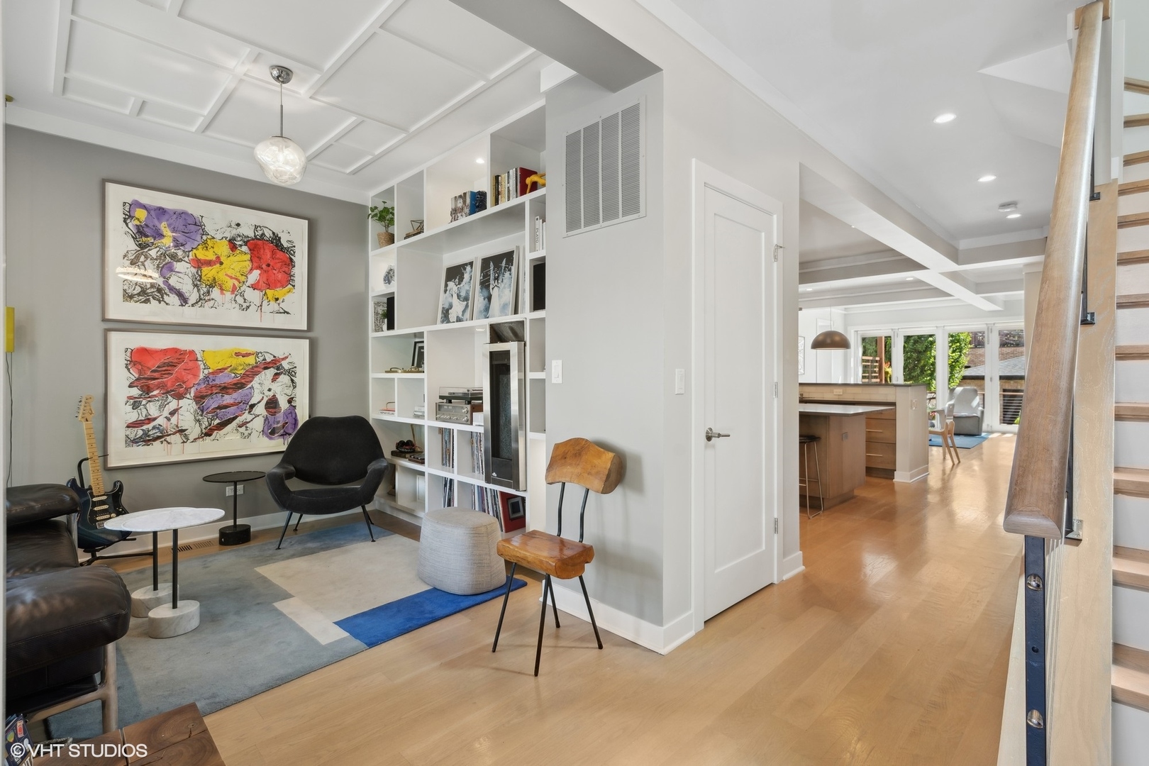 1925 West Grace Street Chicago, IL 60613 - Photo 3 of 45 a living room with furniture and a flat screen tv
