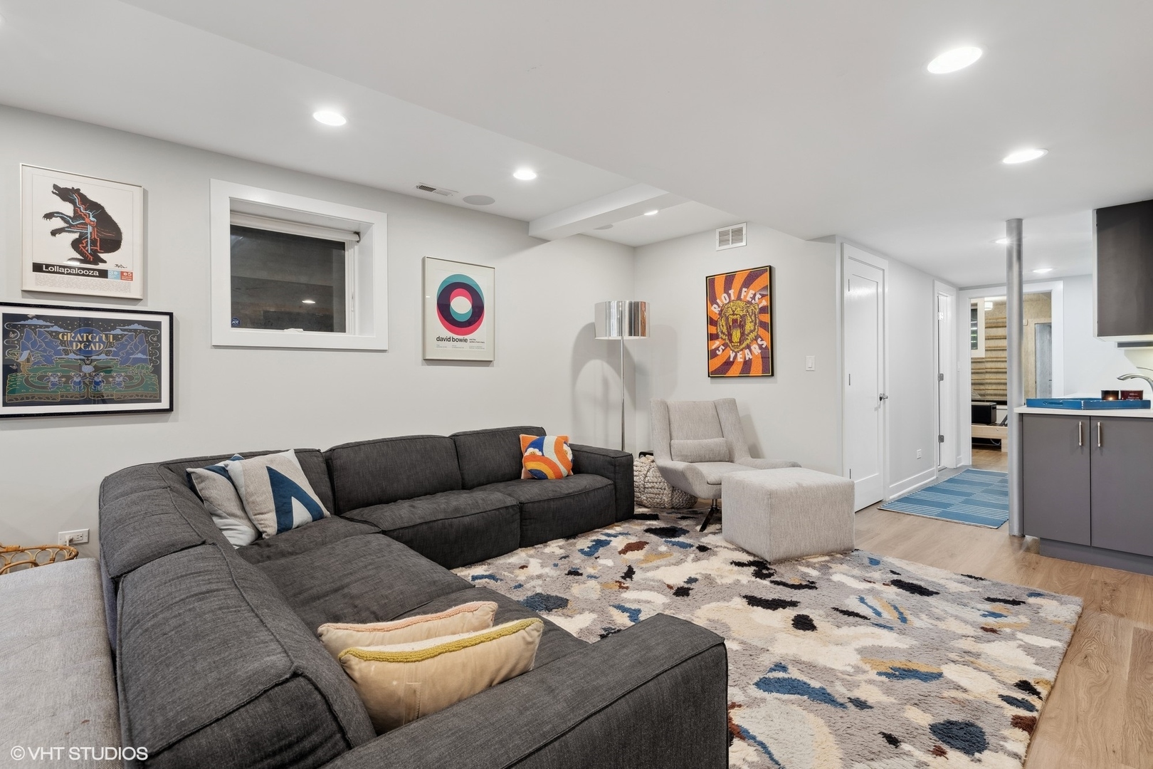 1925 West Grace Street Chicago, IL 60613 - Photo 31 of 45 a living room with furniture window and a table