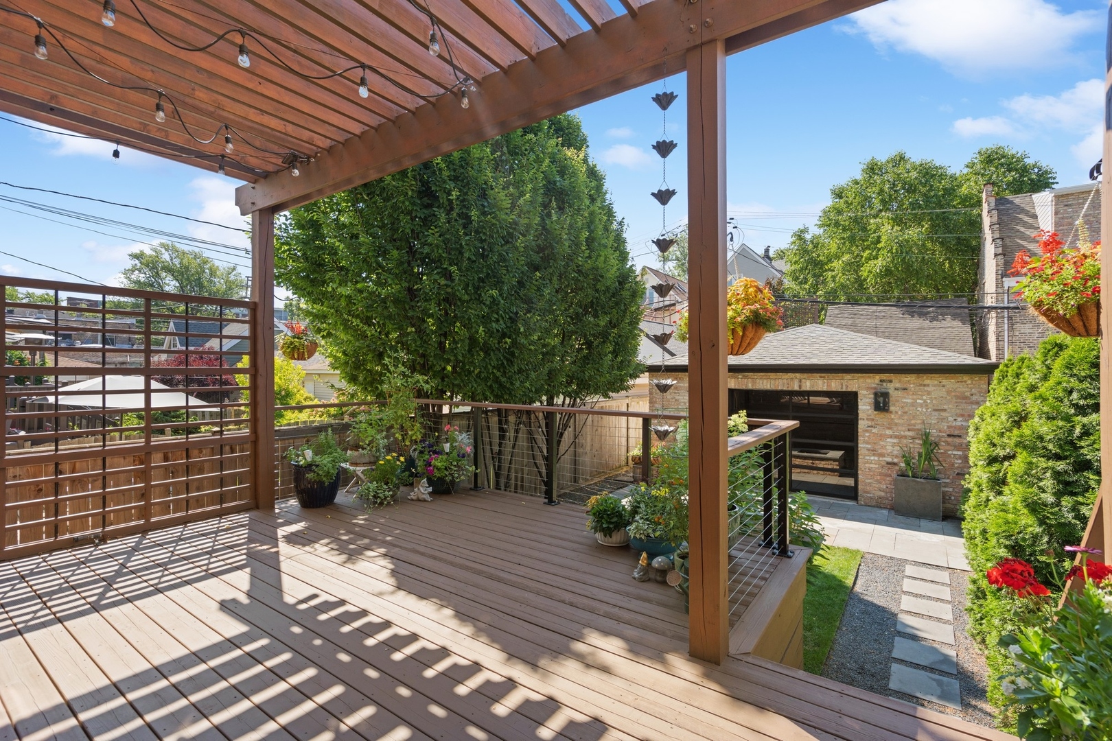 1925 West Grace Street Chicago, IL 60613 - Photo 39 of 45 a view of a porch with furniture