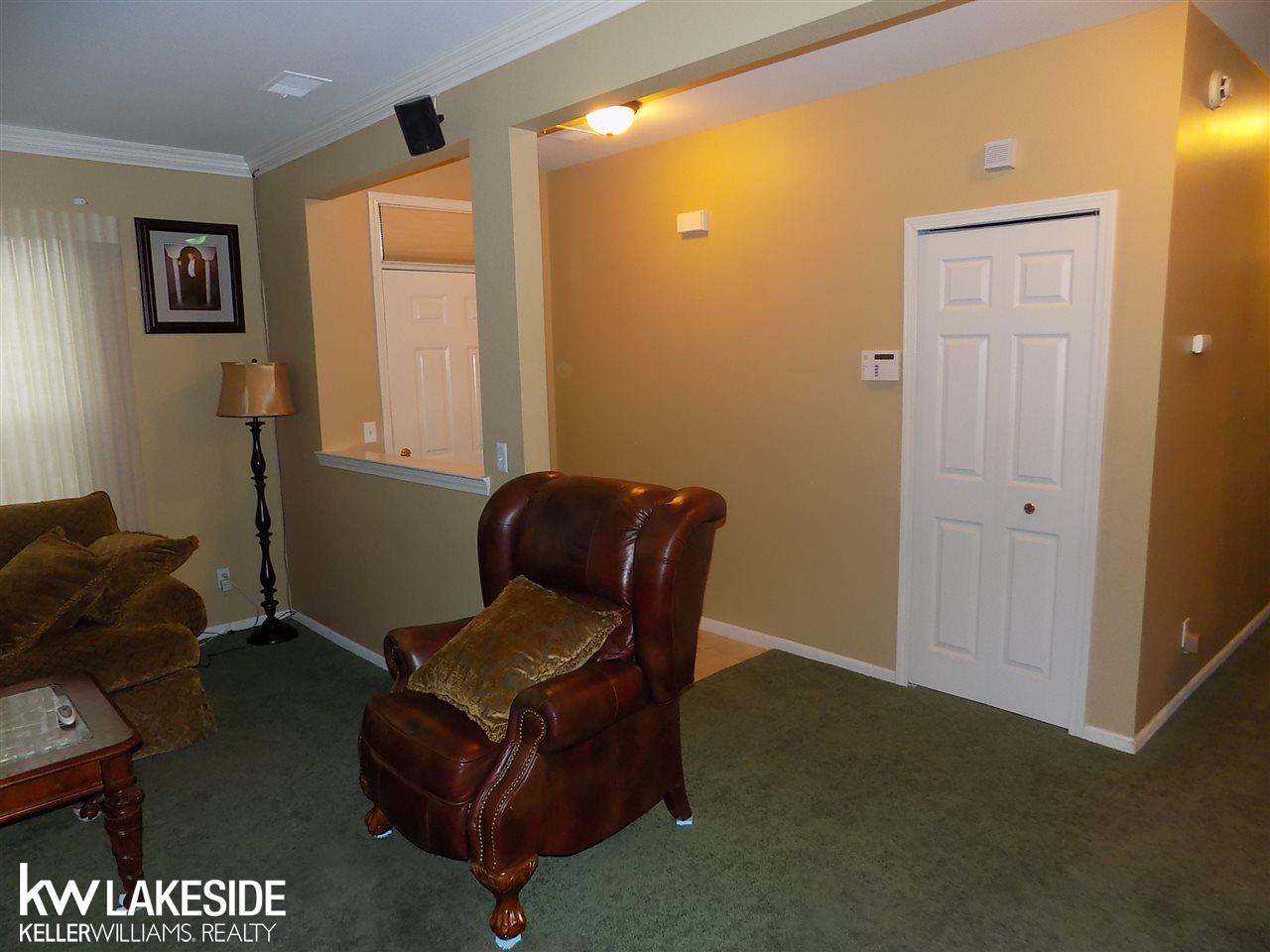 1900 Flagstone Circle Rochester, MI 48307 - Photo 4 of 21 31367537-3.JPG