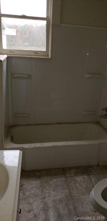 402 Queens Road Gastonia, NC 28052 - Photo 8 of 23