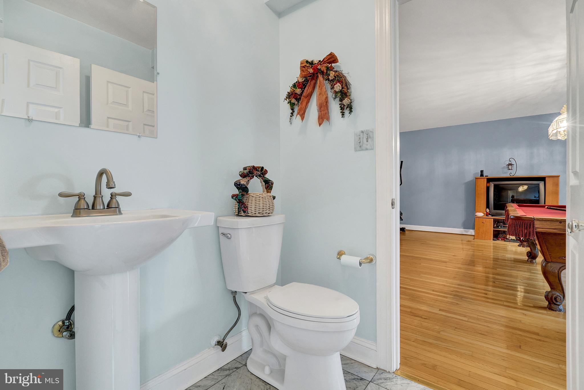 6231 Balls Mill Road Midland, VA 22728 - Photo 15 of 30 Main Level Half Bath