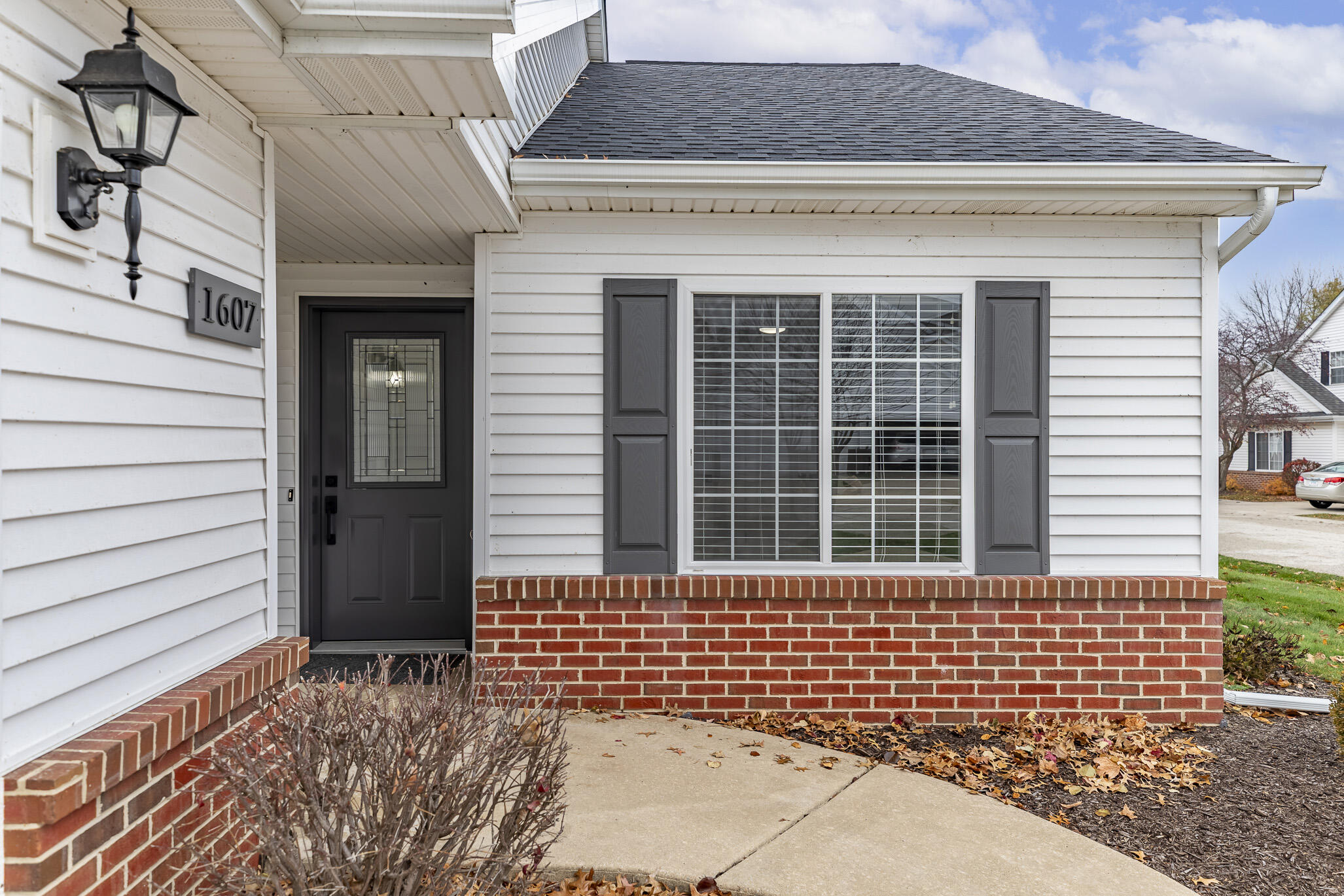 1607 Geranium Circle Valparaiso, IN 46383 - Photo 3 of 30 a front view of a house