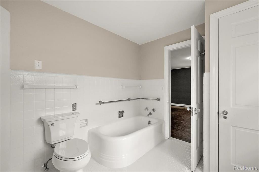 1051 Devonshire Road Grosse Pointe, MI 48230 - Photo 37 of 99