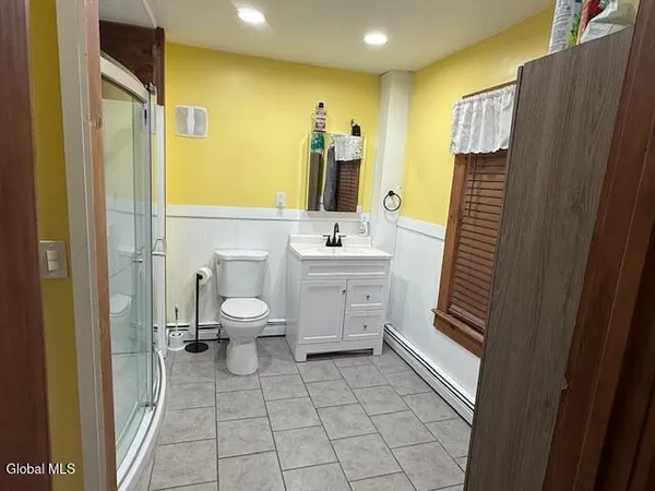 $315,000 | 4 Raceville Road, Hampton, NY 12837