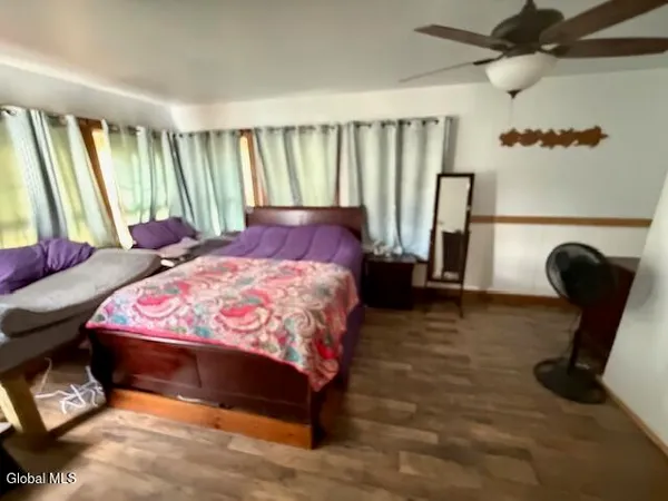 $315,000 | 4 Raceville Road, Hampton, NY 12837