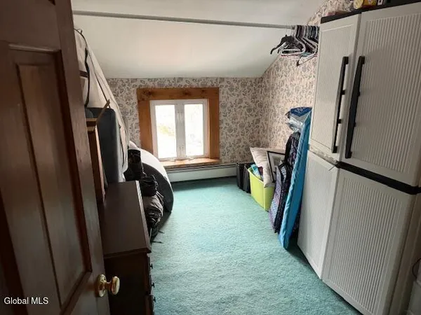 $315,000 | 4 Raceville Road, Hampton, NY 12837