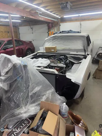 $315,000 | 4 Raceville Road, Hampton, NY 12837