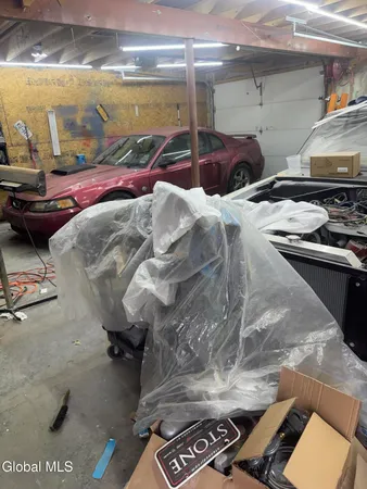 $315,000 | 4 Raceville Road, Hampton, NY 12837