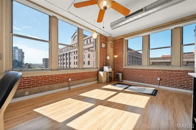 $192,900 | 1627 Locust Street, Unit 402, St. Louis, MO 63103