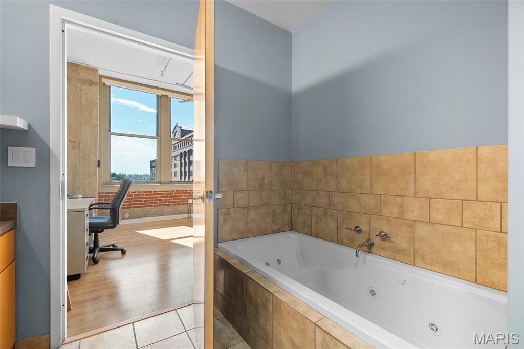 1627 Locust Street, Unit 402 St. Louis, MO 63103 - Photo 20 of 45