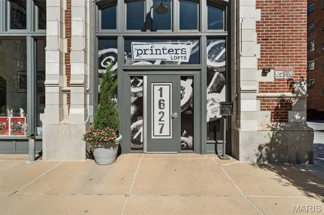 $192,900 | 1627 Locust Street, Unit 402, St. Louis, MO 63103