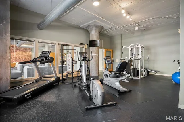 $192,900 | 1627 Locust Street, Unit 402, St. Louis, MO 63103