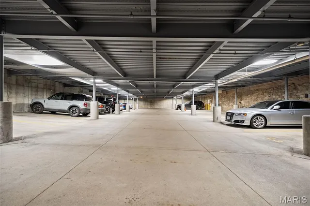 $192,900 | 1627 Locust Street, Unit 402, St. Louis, MO 63103