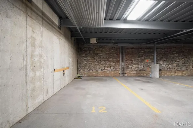 $192,900 | 1627 Locust Street, Unit 402, St. Louis, MO 63103