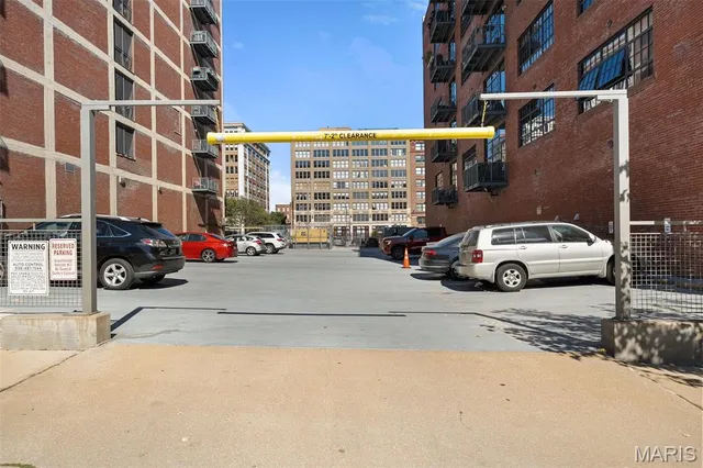 $192,900 | 1627 Locust Street, Unit 402, St. Louis, MO 63103