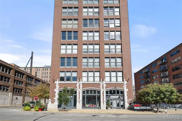 $192,900 | 1627 Locust Street, Unit 402, St. Louis, MO 63103