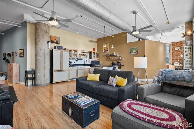 $192,900 | 1627 Locust Street, Unit 402, St. Louis, MO 63103