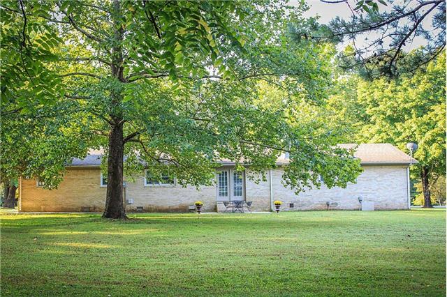 271 Wood Bluff Road Winchester, TN 37398 - Photo 5 of 20 French Doors enter into the Family Room. Easy access to the backyard and patio.