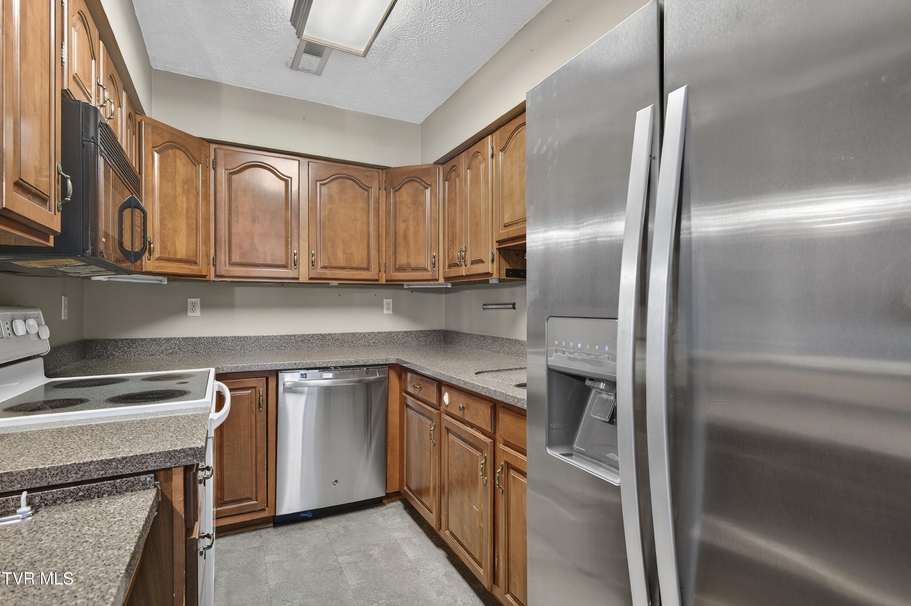 555 Hickory Road Bristol, TN 37620 - Photo 6 of 21 555-Hickory-Rd-Bristol-TN Sharon-Haynes-