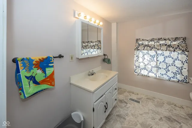 $185,900 | 303 West Main Street, Lewisville, IN 47352