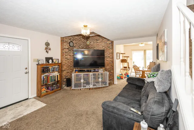 $185,900 | 303 West Main Street, Lewisville, IN 47352