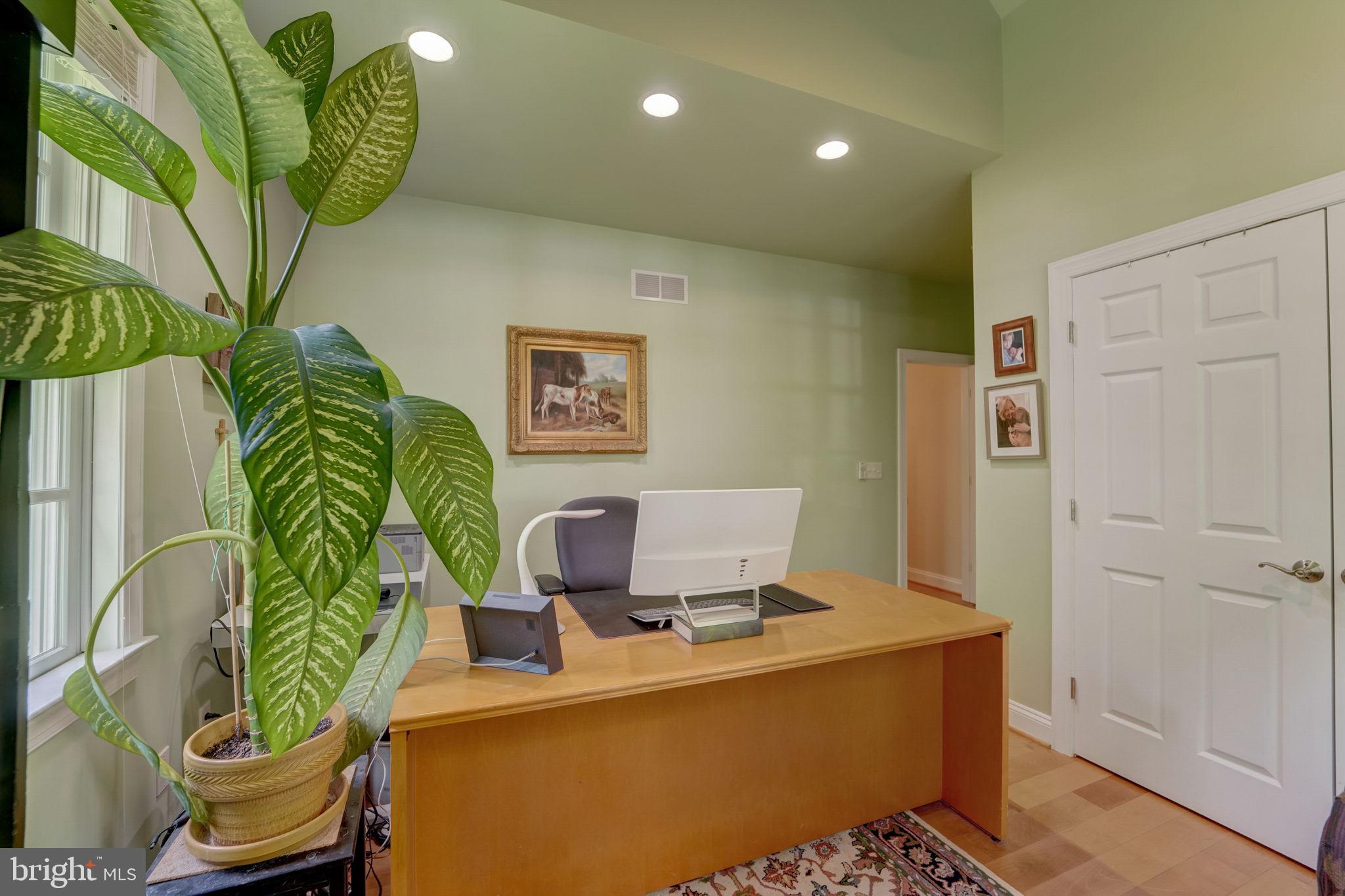 100 Evergreen Road Severna Park, MD 21146 - Photo 26 of 77 This Room has a Closet