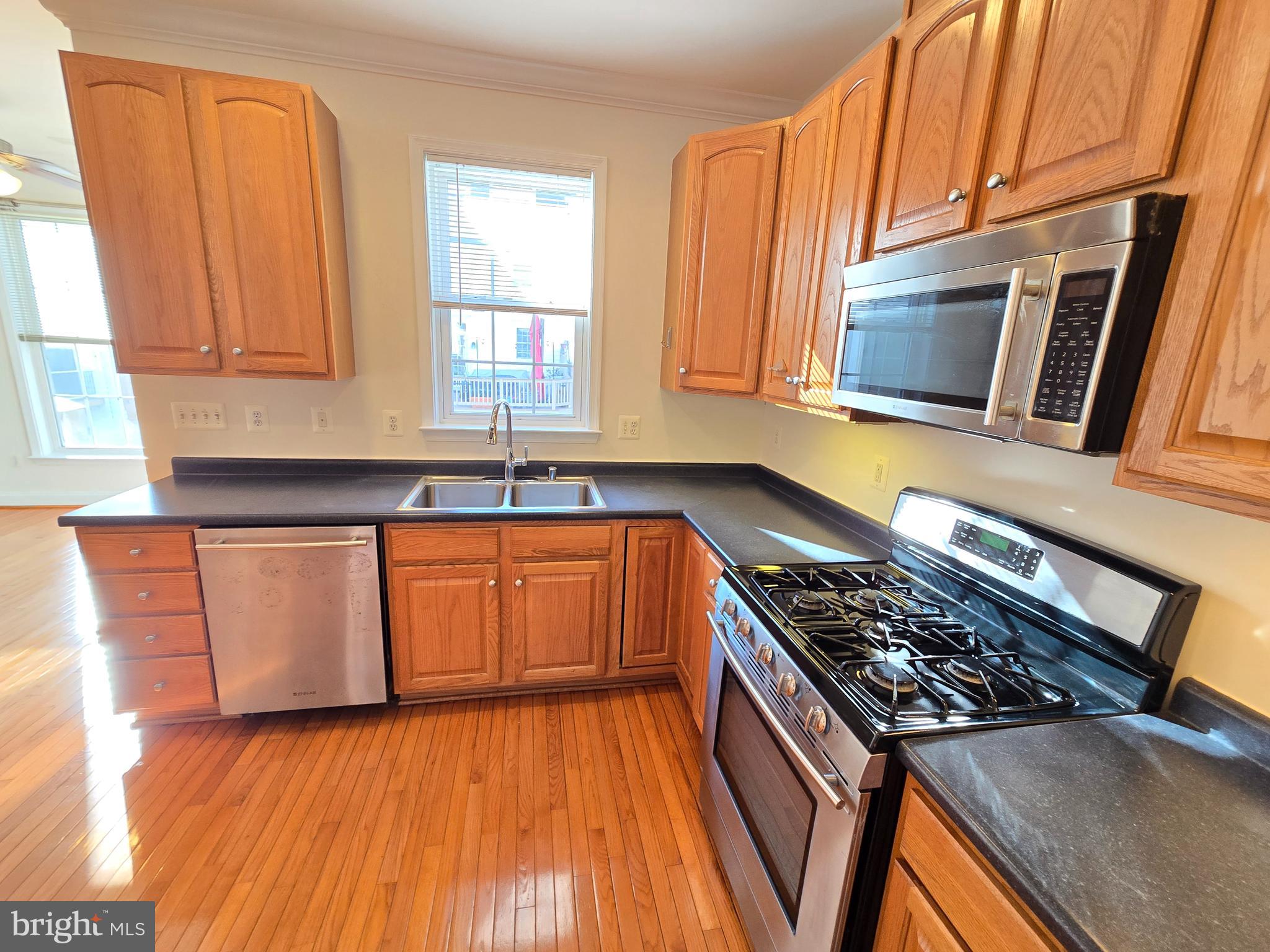 876 Ryan Street Baltimore, MD 21230 - Photo 3 of 50