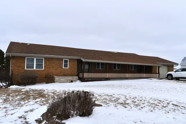 $215,000 | 2278 County Road 300 North, Toluca, IL 61369
