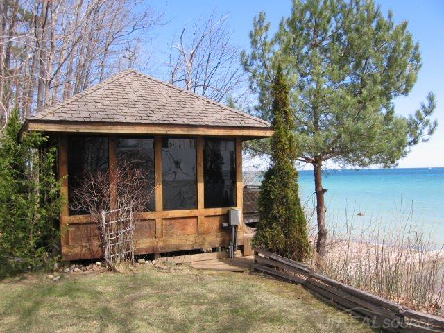 3557 Lakeshore Road Lexington, MI 48450 - Photo 20 of 33 31235318-19.JPG