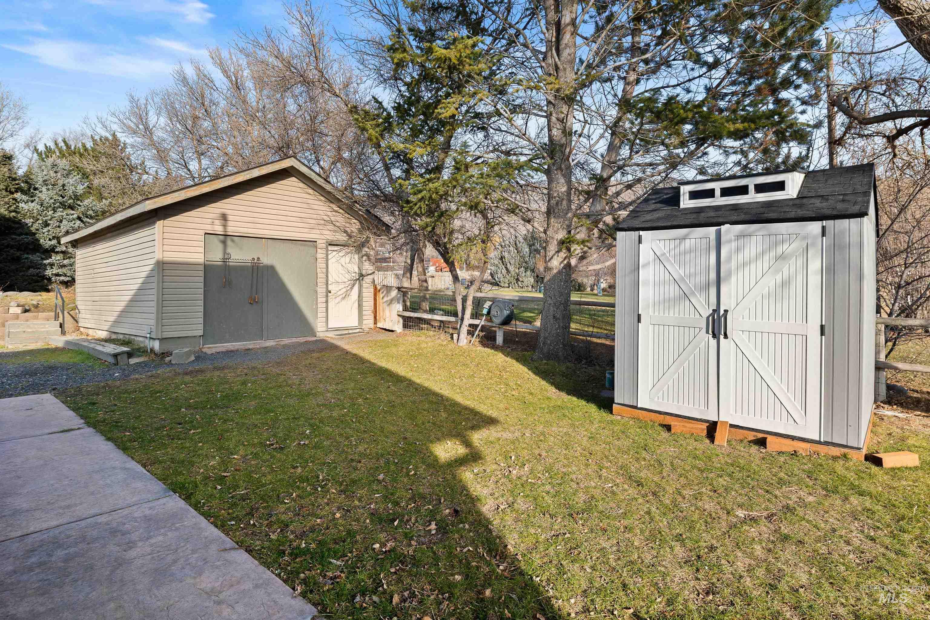 853 Pottery Road Bliss, ID 83314 - Photo 42 of 50 View of yard featuring a shed