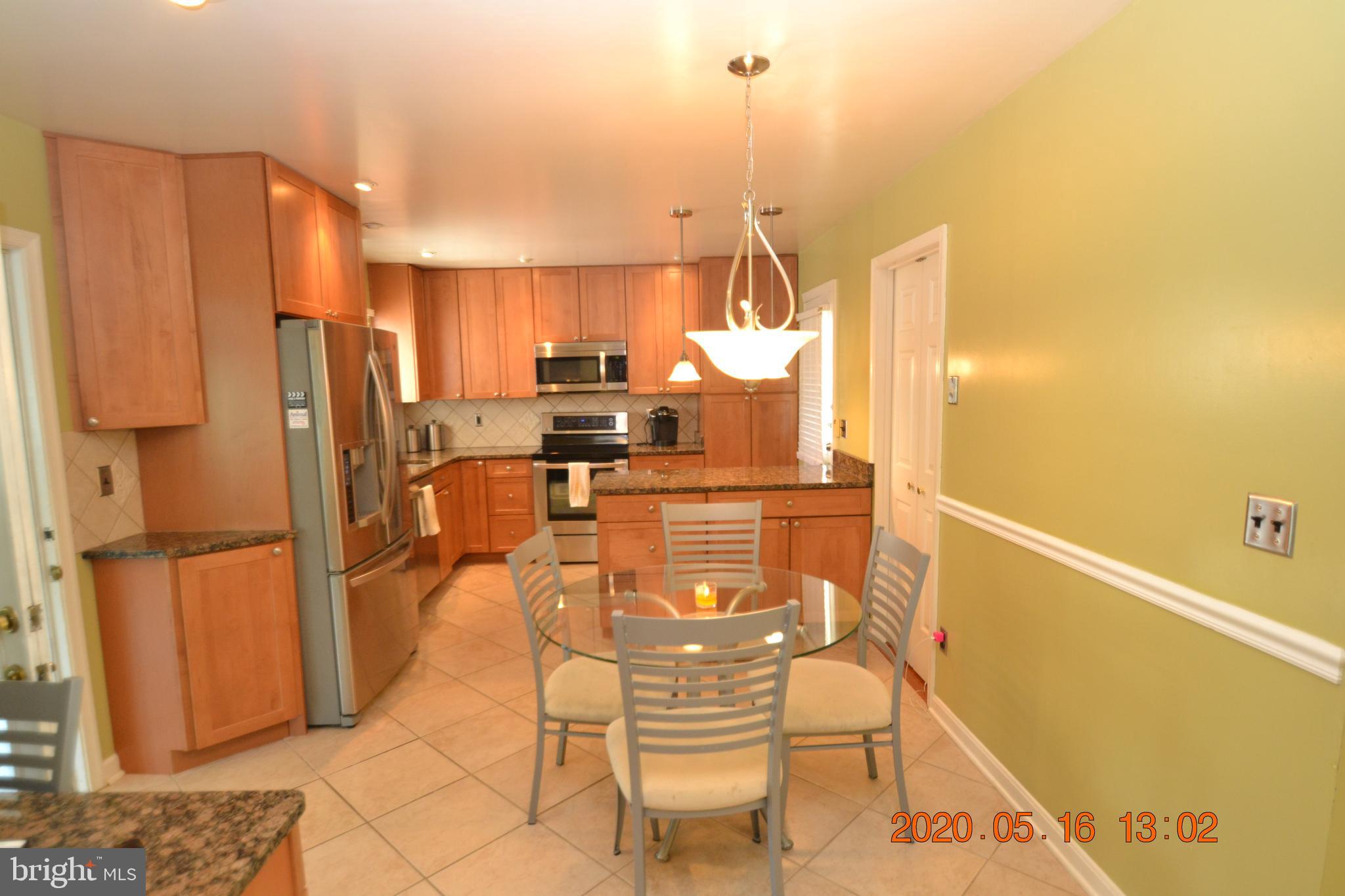 4237 Silver Spring Road Perry Hall, MD 21236 - Photo 8 of 75 Kitchen with eating area