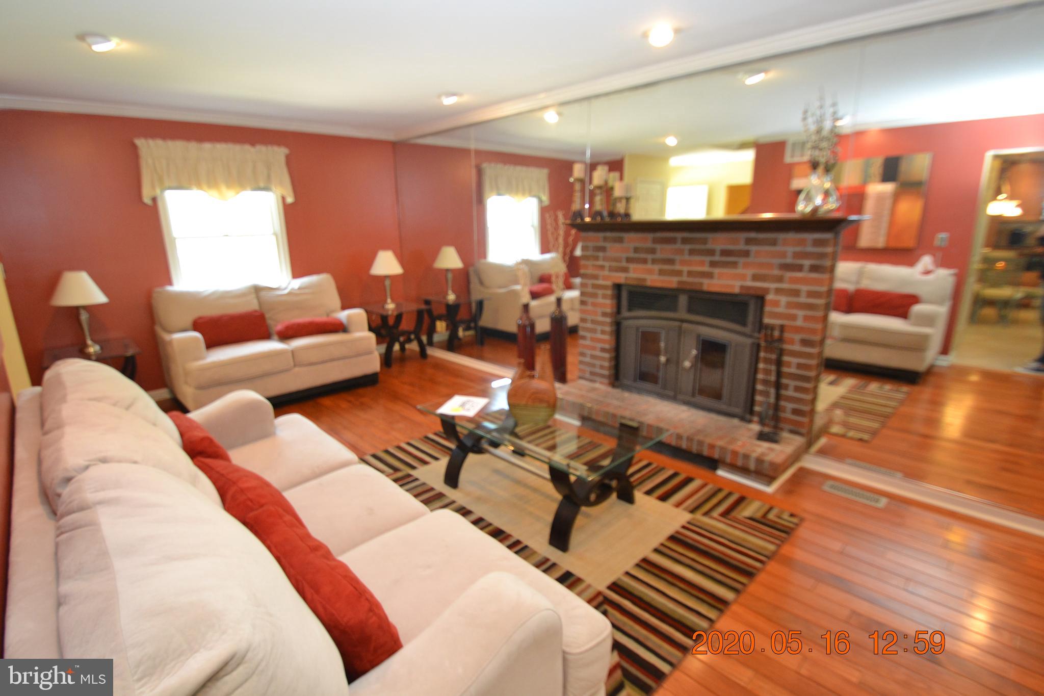 4237 Silver Spring Road Perry Hall, MD 21236 - Photo 10 of 75 Living Room