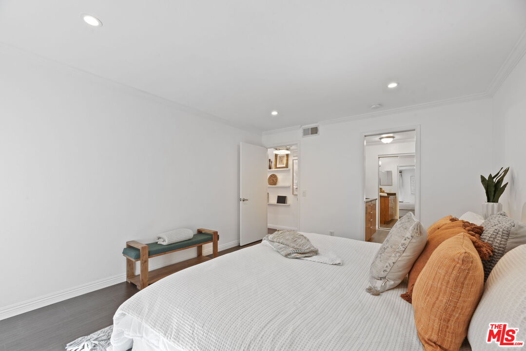 8300 Manitoba Street, Unit 234 Playa del Rey, CA 90293 - Photo 11 of 18