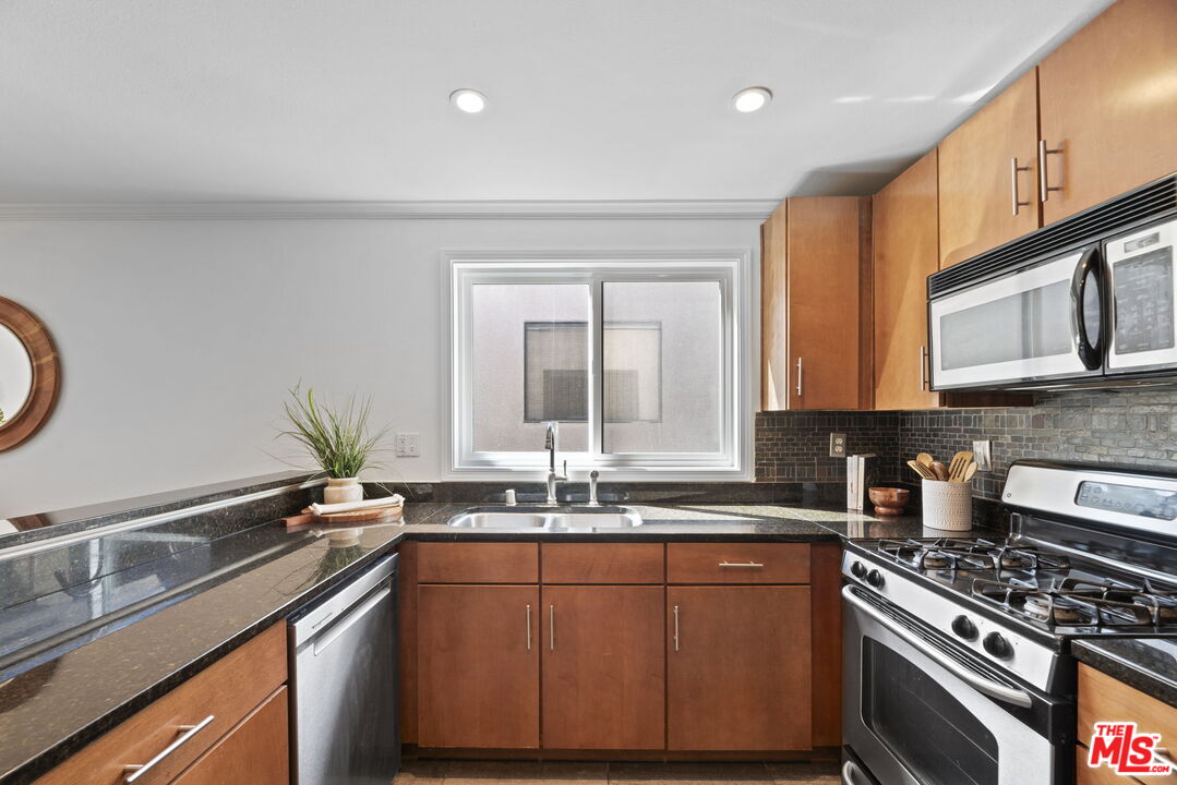 8300 Manitoba Street, Unit 234 Playa del Rey, CA 90293 - Photo 7 of 18