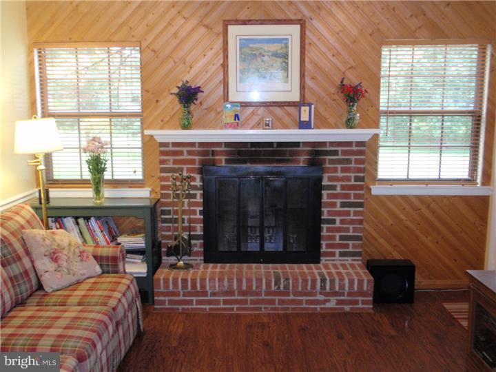 100 Home Road Hatboro, PA 19040 - Photo 12 of 25 Family Room
