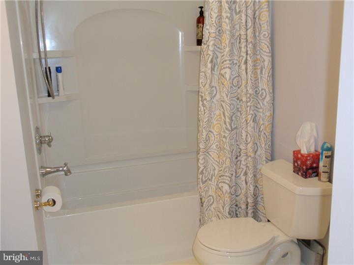 100 Home Road Hatboro, PA 19040 - Photo 17 of 25 Bathroom