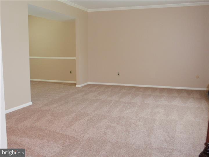 100 Home Road Hatboro, PA 19040 - Photo 4 of 25 Living Room