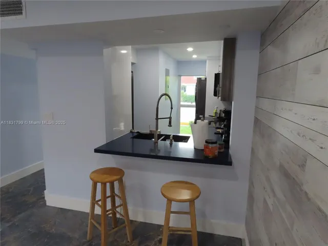 $385,000 | 606 Northwest 107th Avenue, Unit 11B, Miami, FL 33172