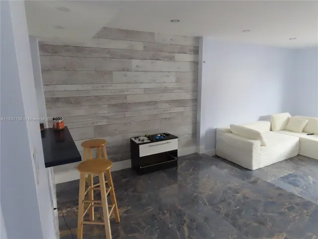 $385,000 | 606 Northwest 107th Avenue, Unit 11B, Miami, FL 33172