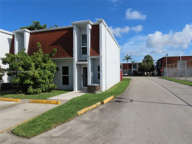 $385,000 | 606 Northwest 107th Avenue, Unit 11B, Miami, FL 33172