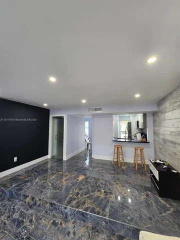 $385,000 | 606 Northwest 107th Avenue, Unit 11B, Miami, FL 33172