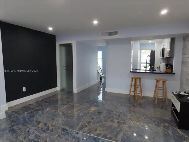 $385,000 | 606 Northwest 107th Avenue, Unit 11B, Miami, FL 33172