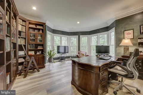$1,995,000 | 13101 Ridge Drive, Rockville, MD 20850