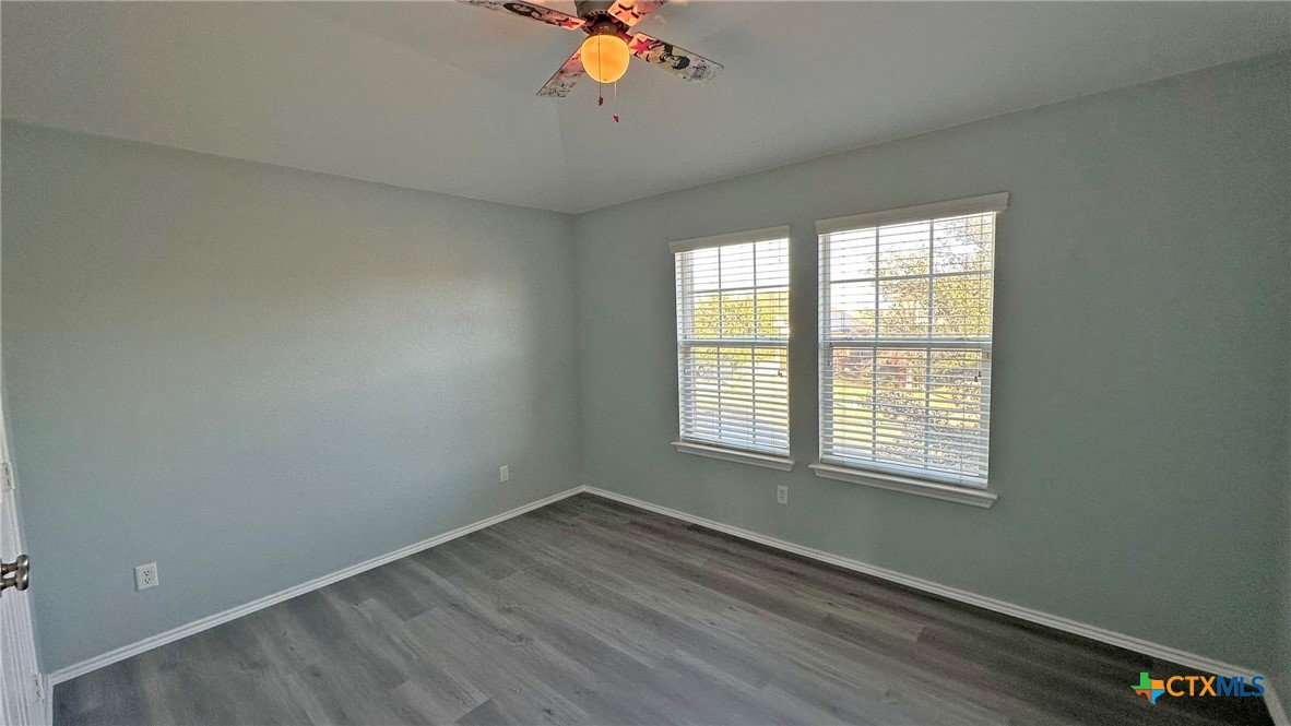 5203 Willamette Lane Killeen, TX 76549 - Photo 29 of 48 an empty room with a window