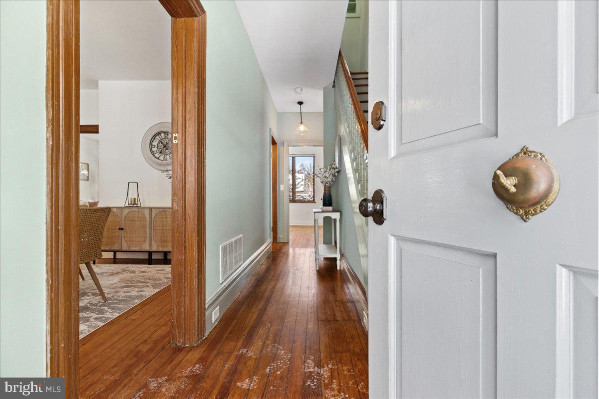 32 Bank Street Princeton, NJ 08542 - Photo 3 of 24