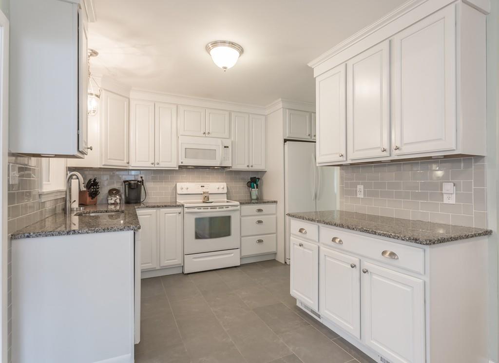 15 Stony Brook Road Raynham, MA 02767 - Photo 5 of 24 Gallery Image 5