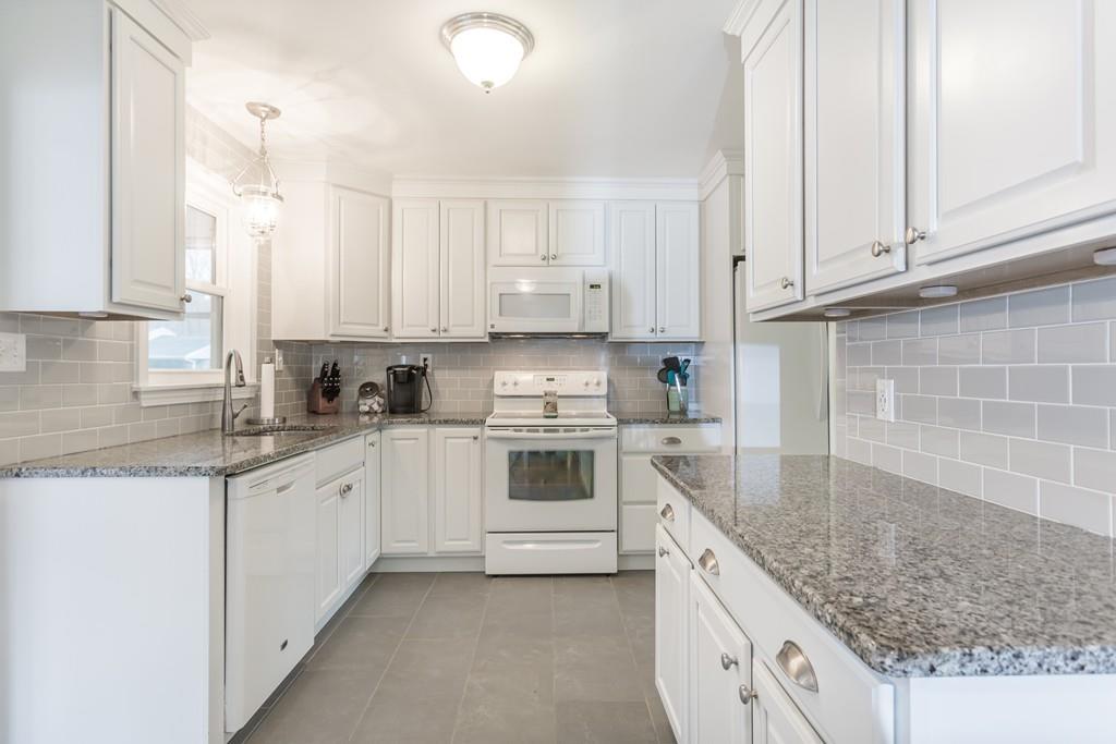 15 Stony Brook Road Raynham, MA 02767 - Photo 6 of 24 Gallery Image 6